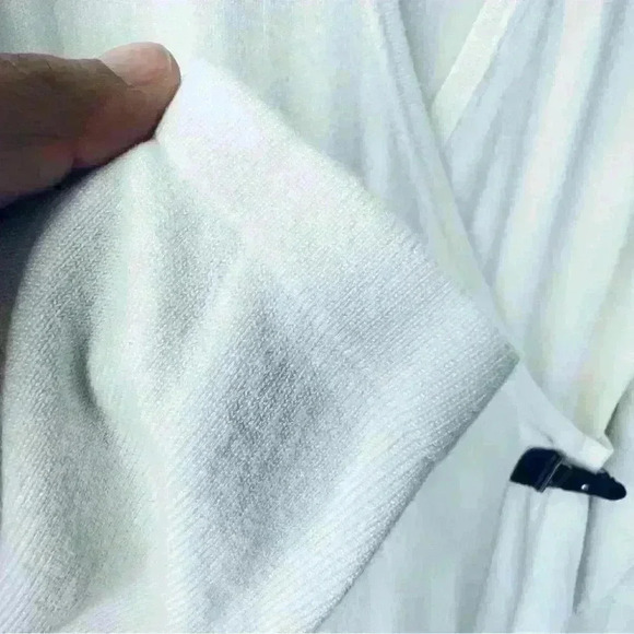 CALVIN KLEIN WHITE CREPE KNIT  WRAP AROUND DRESS SIZE SMALL - Picture 4 of 12